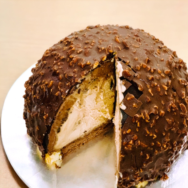 Bomber Rocher Gelato Cake - Nica Gelateria