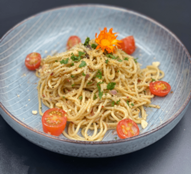 Spaghetti Aglio Olio with Chili Flakes Urbean Café Avenue K